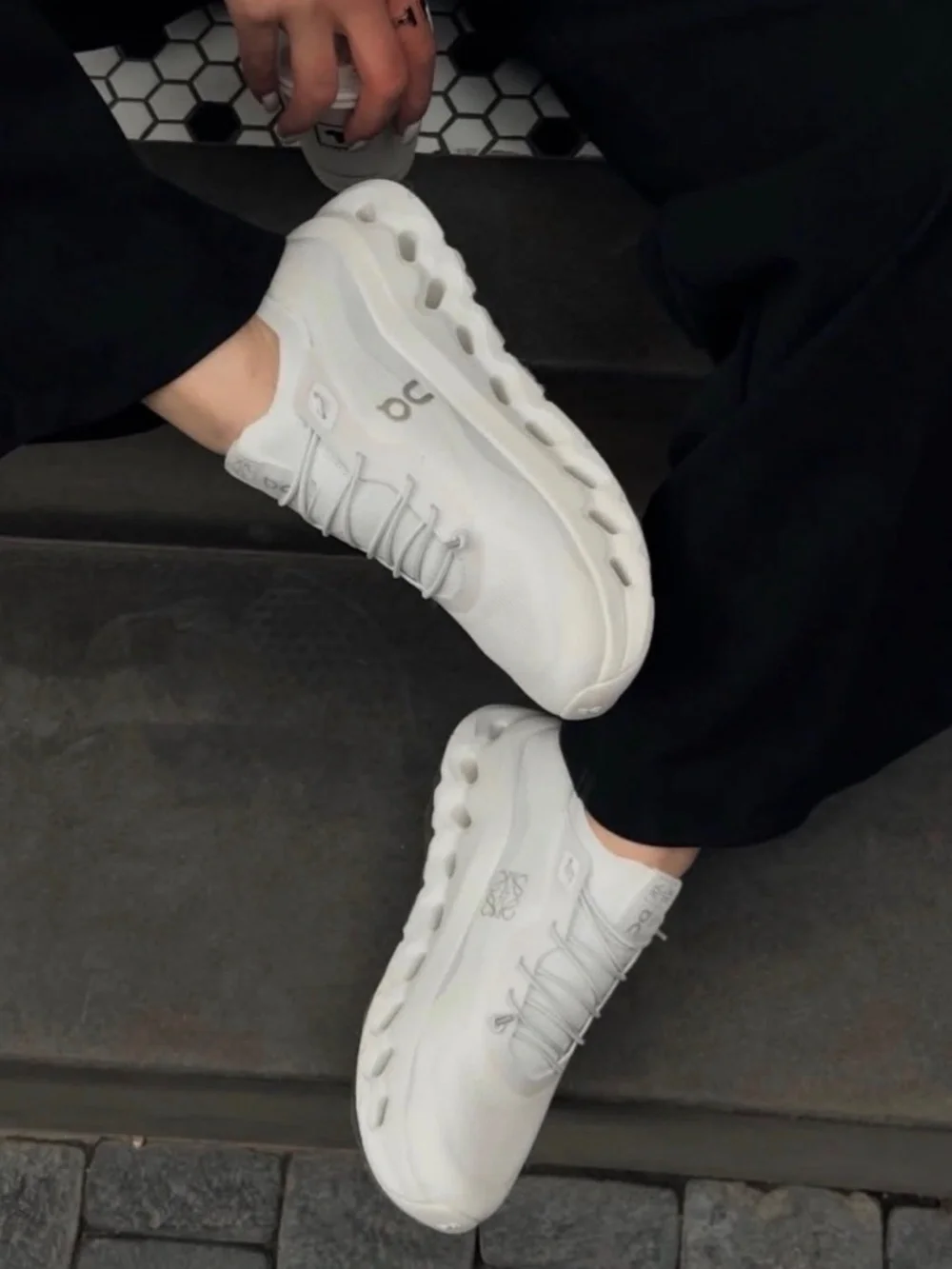 On × Loewe Cloudtilt 